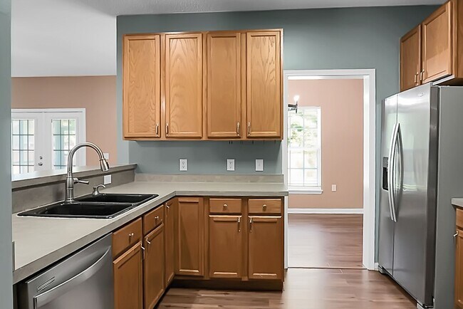 Building Photo - Lovely home in Summerville SC