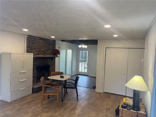 Building Photo - 2230 Palm St