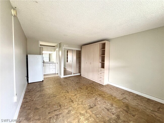 Building Photo - 2555 9th St N