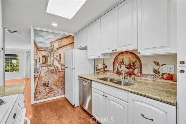 Building Photo - 23425 El Reposa