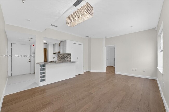 Building Photo - 1242 Drexel Ave