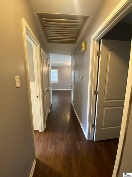 Building Photo - 513 Nichols Dr