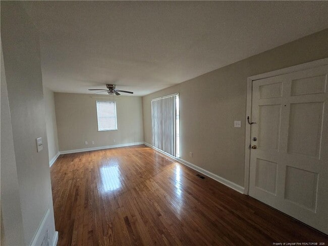 Building Photo - 479 McBain Dr