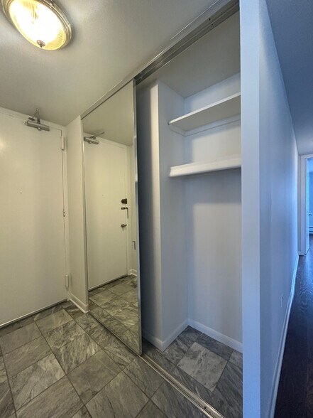 Building Photo - 1350 N Dearborn St