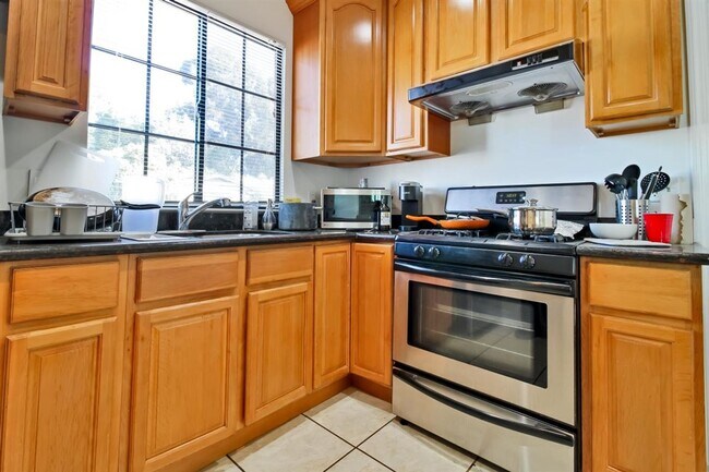 Building Photo - 2775-2777 E.21st Street