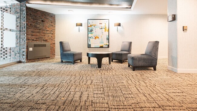 Building Photo - 19 Winchester St