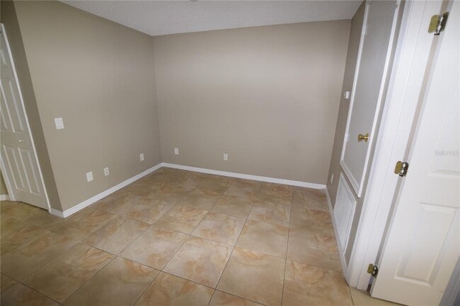 Building Photo - 1051 N Breeze Ct