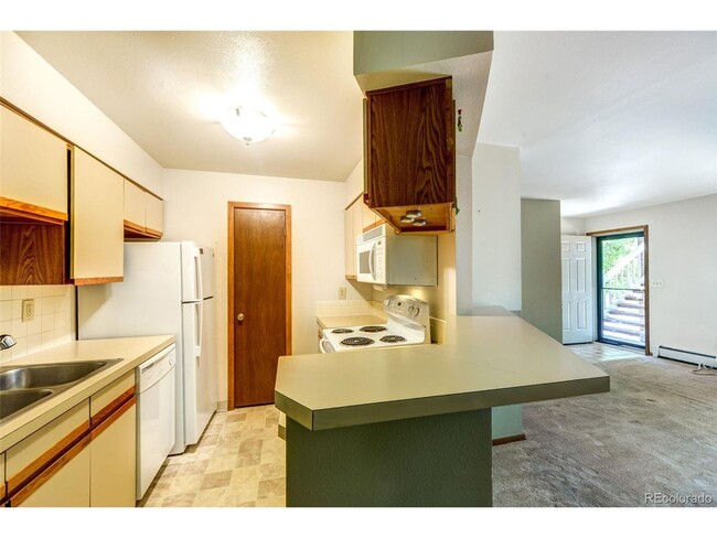 Building Photo - Beautiful Aspen Grove Condo in NoBo!  Avai...