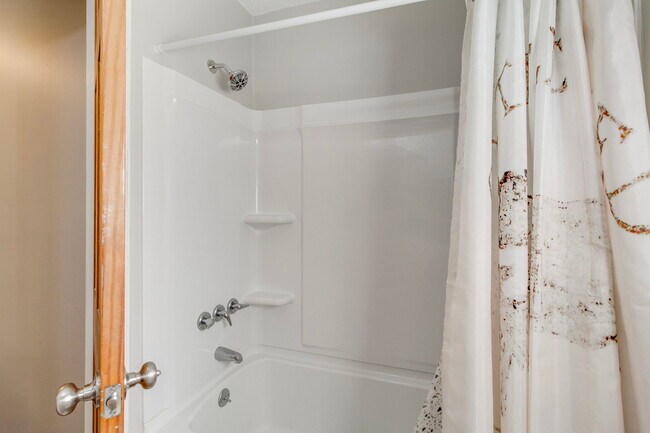 Building Photo - 7712 Burdell Dr