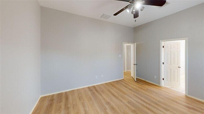 Building Photo - 1482 Rainbow Parke Dr