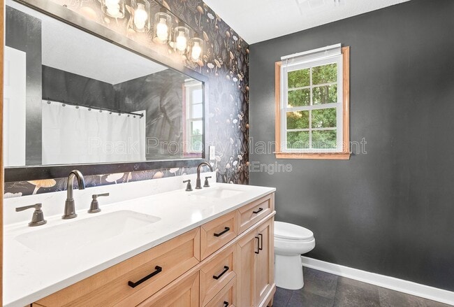 Building Photo - 5824 Silver Fox Ln