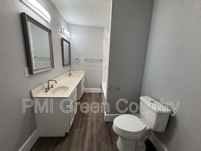 Building Photo - 620 S Zunis Ave