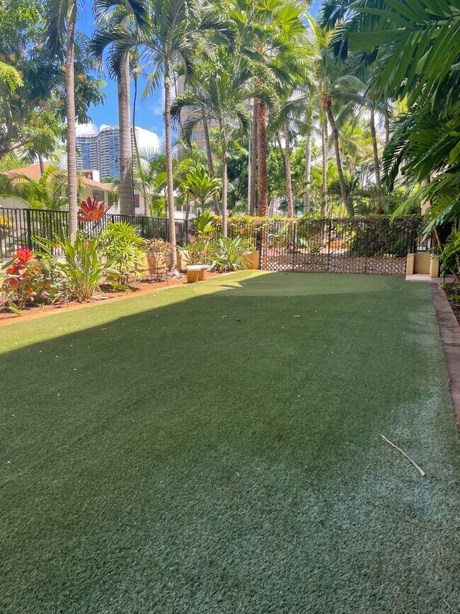 Building Photo - Loft at Waikiki - 2 Bdrm/2 Bath/2 Prkg - $4,500