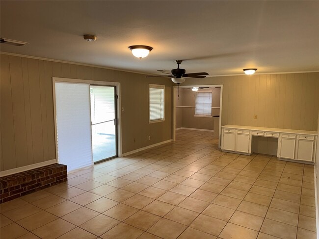 Building Photo - 11215 Mayfield Rd