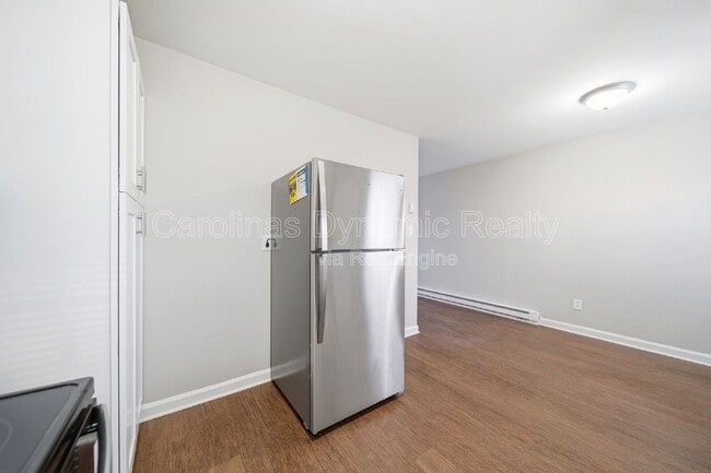 Building Photo - 325 S Gardner Ave