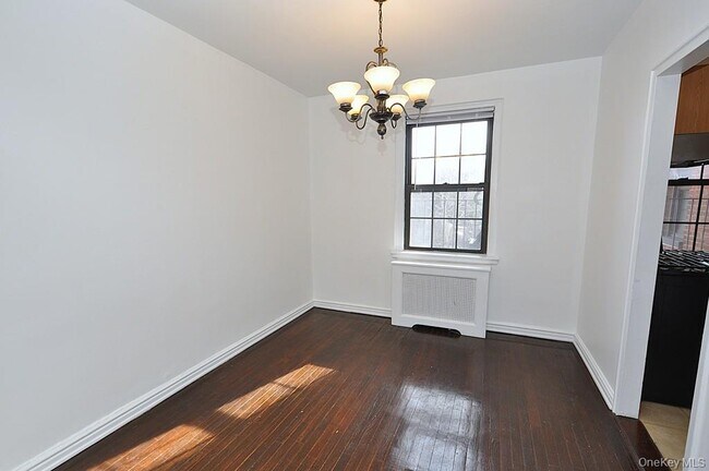 Building Photo - 180 Garth Rd