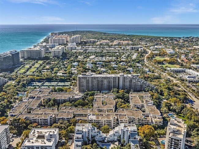 Building Photo - 101 Crandon Blvd