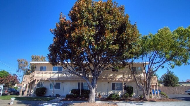 Building Photo - 505 Columbia Ave