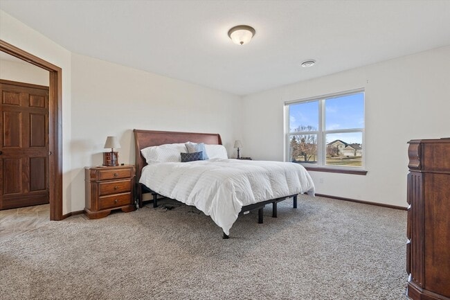 Building Photo - N42W22770 Beacon Ct