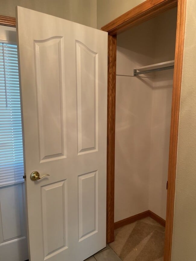 Building Photo - 4 Bed 2.5 Bath Home in Windsor - FREE Octo...
