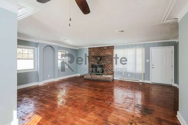 Building Photo - 4211 Wayside Rd