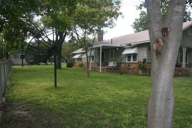 Building Photo - 1390 FM 1187