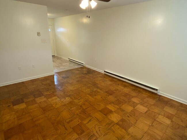 Building Photo - Apartment Near Duke West / W&D / Garden Plots