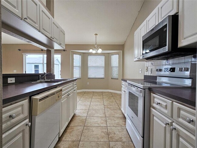 Building Photo - 5260 English Dr