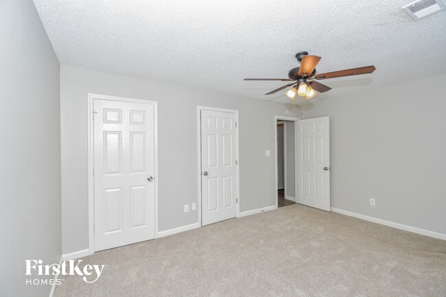 Building Photo - 41 Country Village Dr