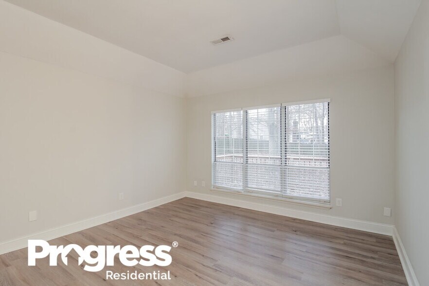 Building Photo - 7413 Cross Tie Ct