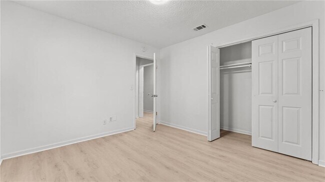 Building Photo - 216 Goshen Ln