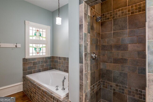 Building Photo - 765 Woodland Ave SE