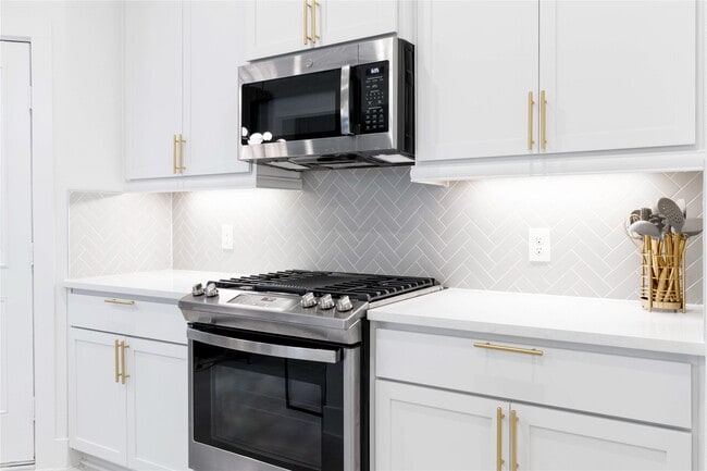 Building Photo - 21111 Rio San Jose Ct