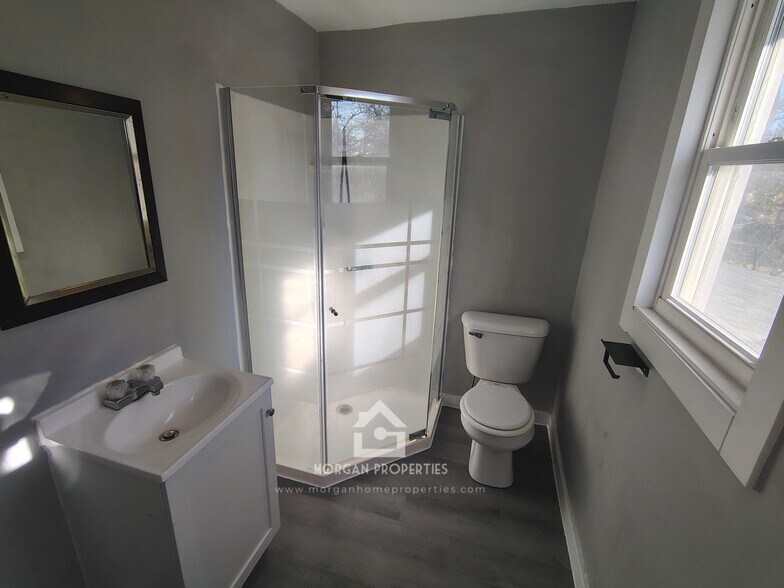 Building Photo - 2208 Hendricks St