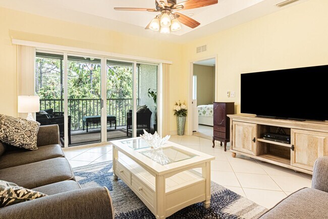 Building Photo - Peaceful Preserve-View Condo in Gated Blue...