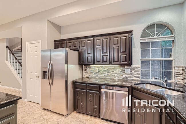 Building Photo - 6516 Ashwood Dr