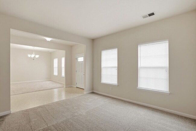 Building Photo - Move-In Ready Gem Near UNCC with Fresh Updates