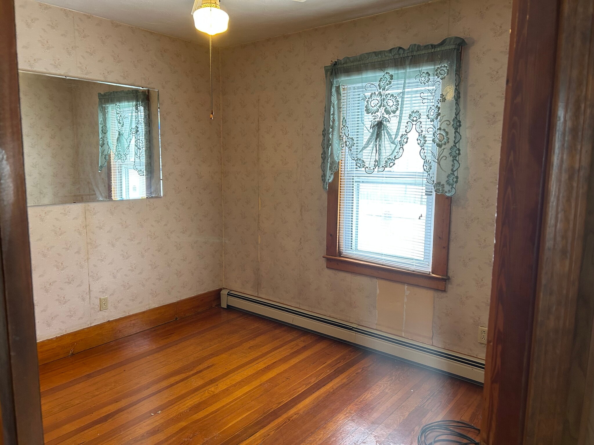 Building Photo - 121 Hope St