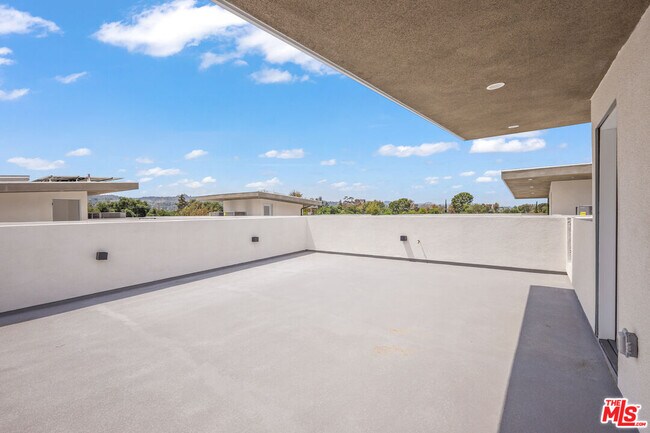 Building Photo - 11012 Hortense St