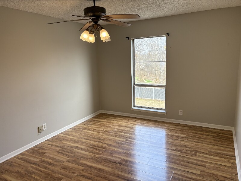 Building Photo - 515 Basswood Ave