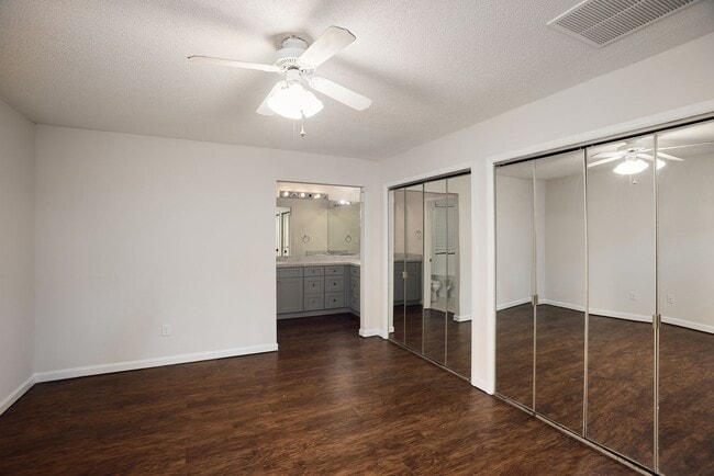 Building Photo - Stylish 3-Bedroom Home with Bonus Space an...