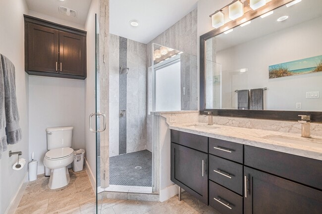 Building Photo - 925 Herkimer St