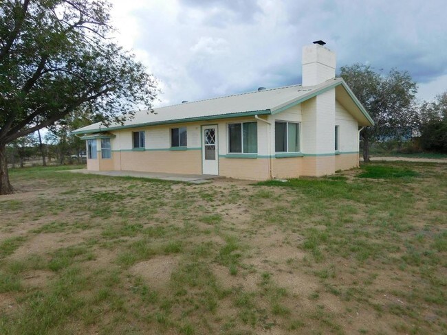 Building Photo - 154 E Papago Way