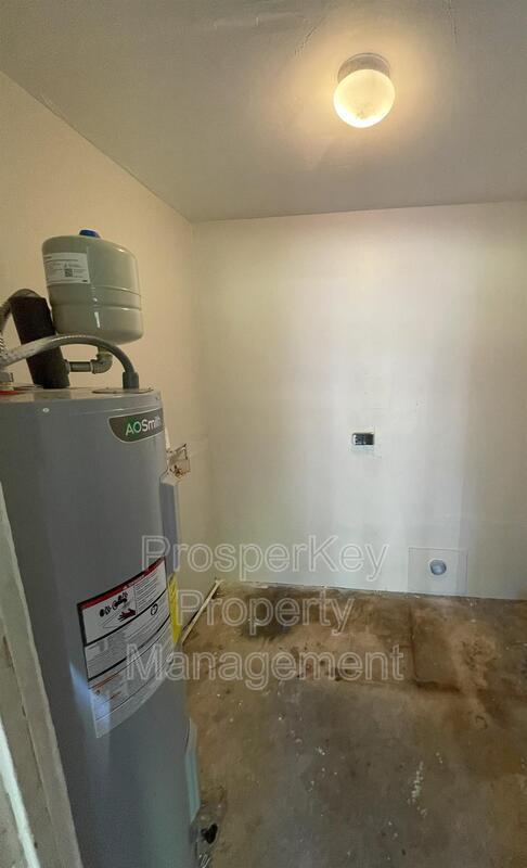 Building Photo - 945 Celia Dr