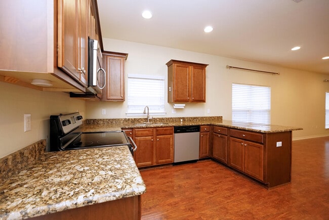 Building Photo - 1305 Finck Rd