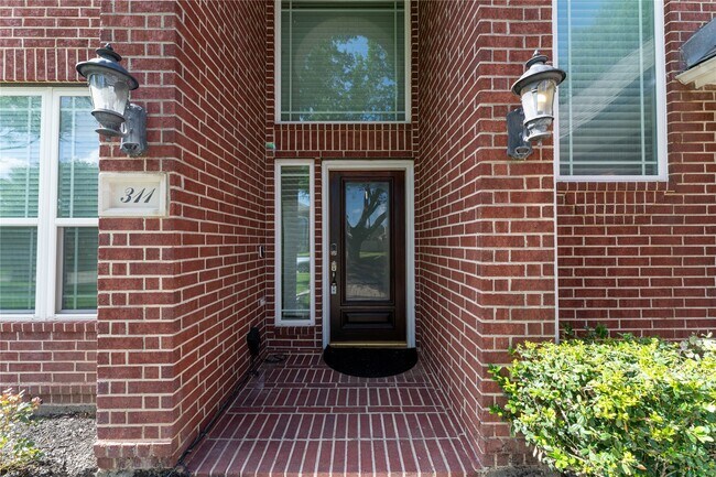 Building Photo - 311 Saunter Dr