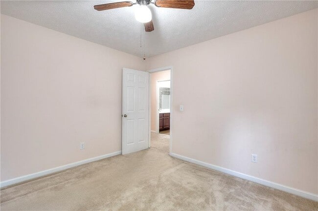 Building Photo - 665 Walnut Creek Dr NW