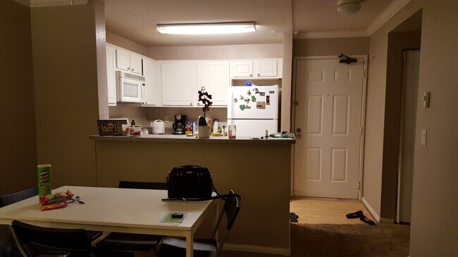 Building Photo - 3550 Lebon Dr