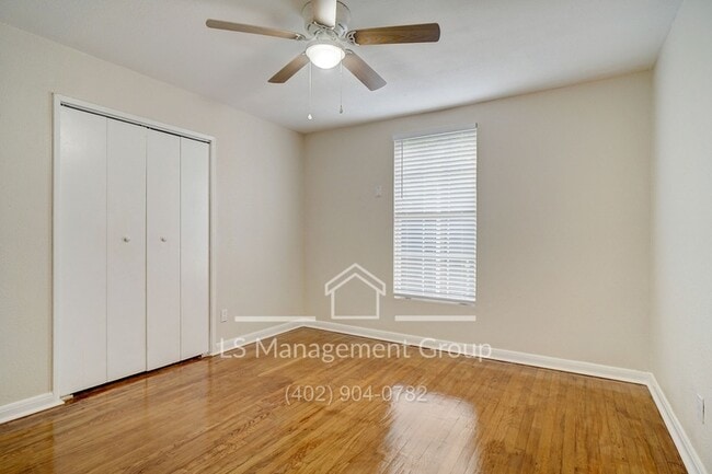 Building Photo - 609 Taft Blvd