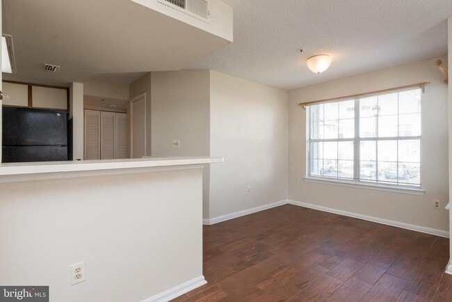 Building Photo - 14040 Vista Dr